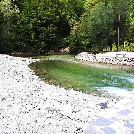Apartma Bela * Idrija